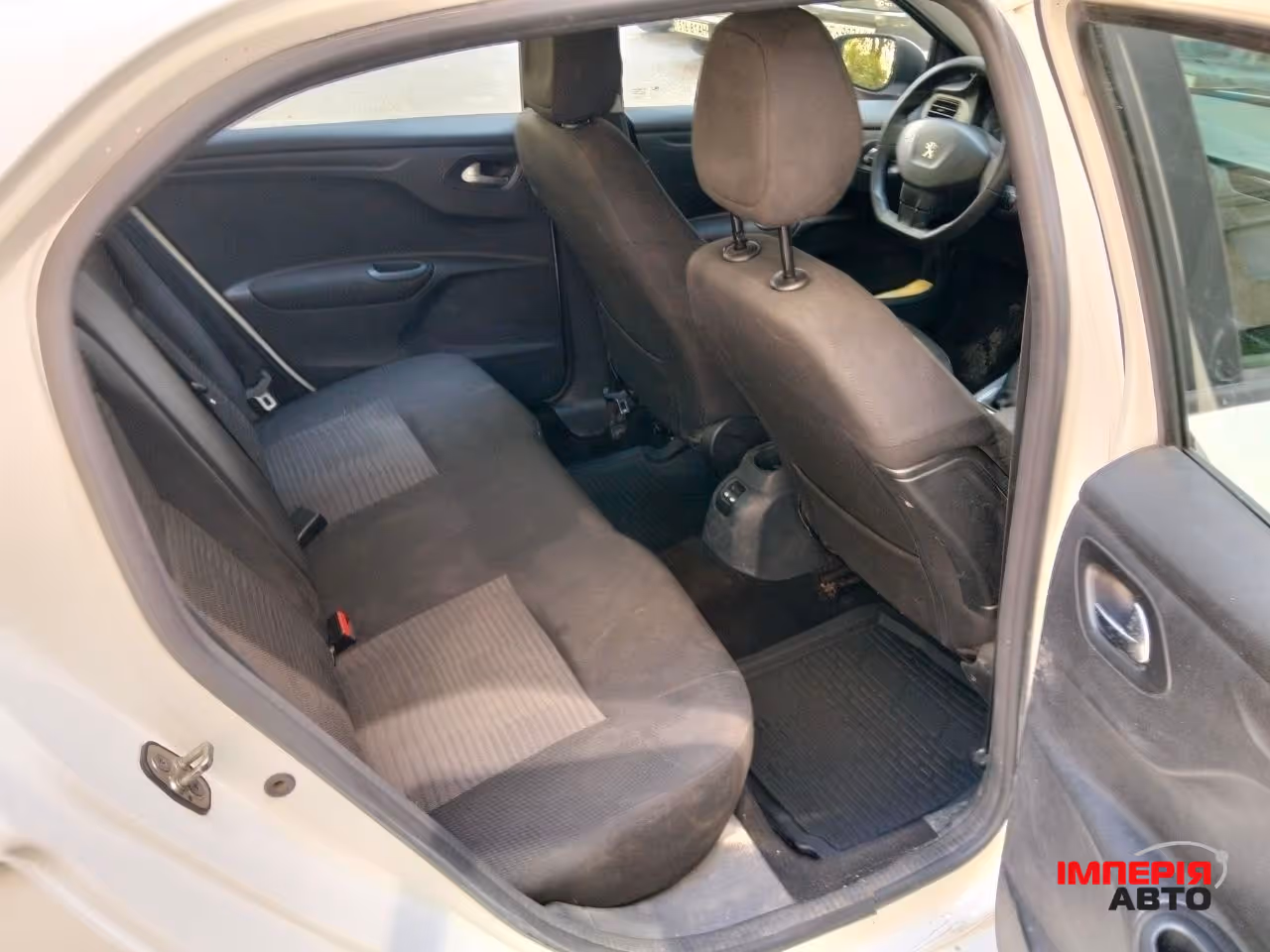 Peugeot 301 - фото 14