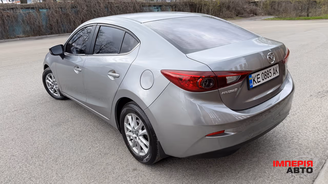 Mazda 3 - фото 5