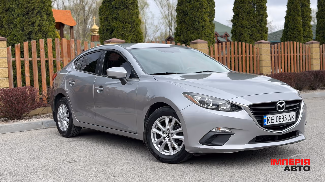 Mazda 3 - фото 1