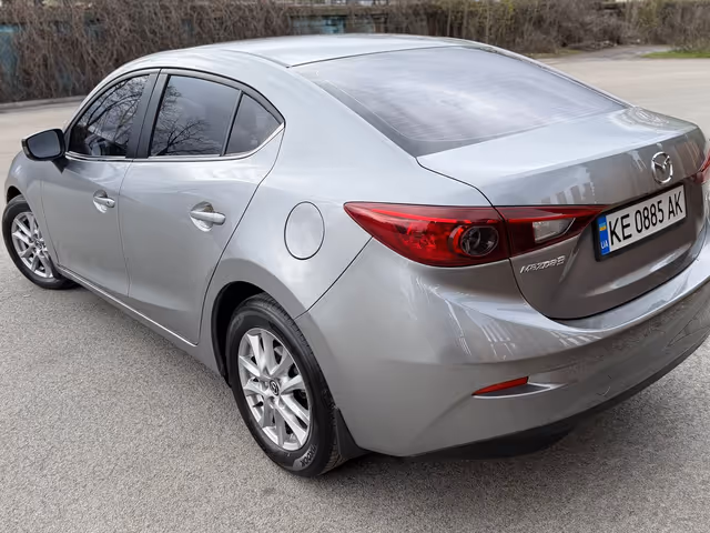 Mazda 3 - фото 5