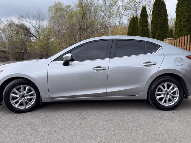 Mazda 3 - фото 3