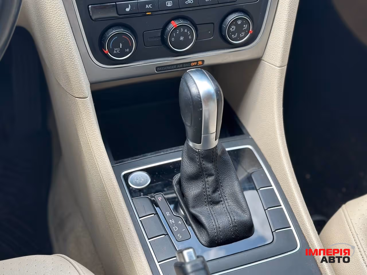 Volkswagen Passat - фото 17