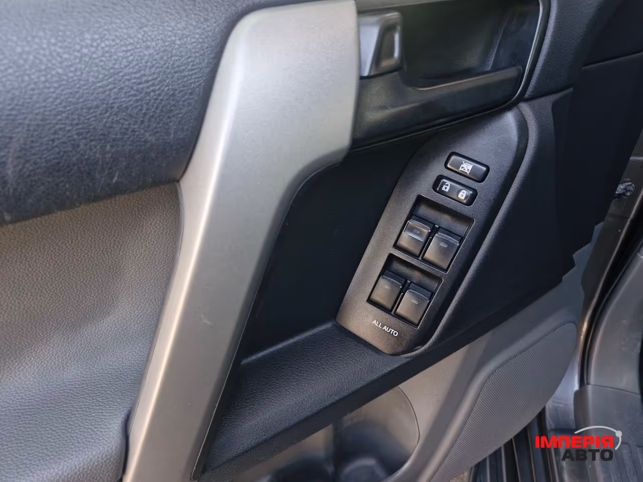 Toyota Land Cruiser Prado - фото 10
