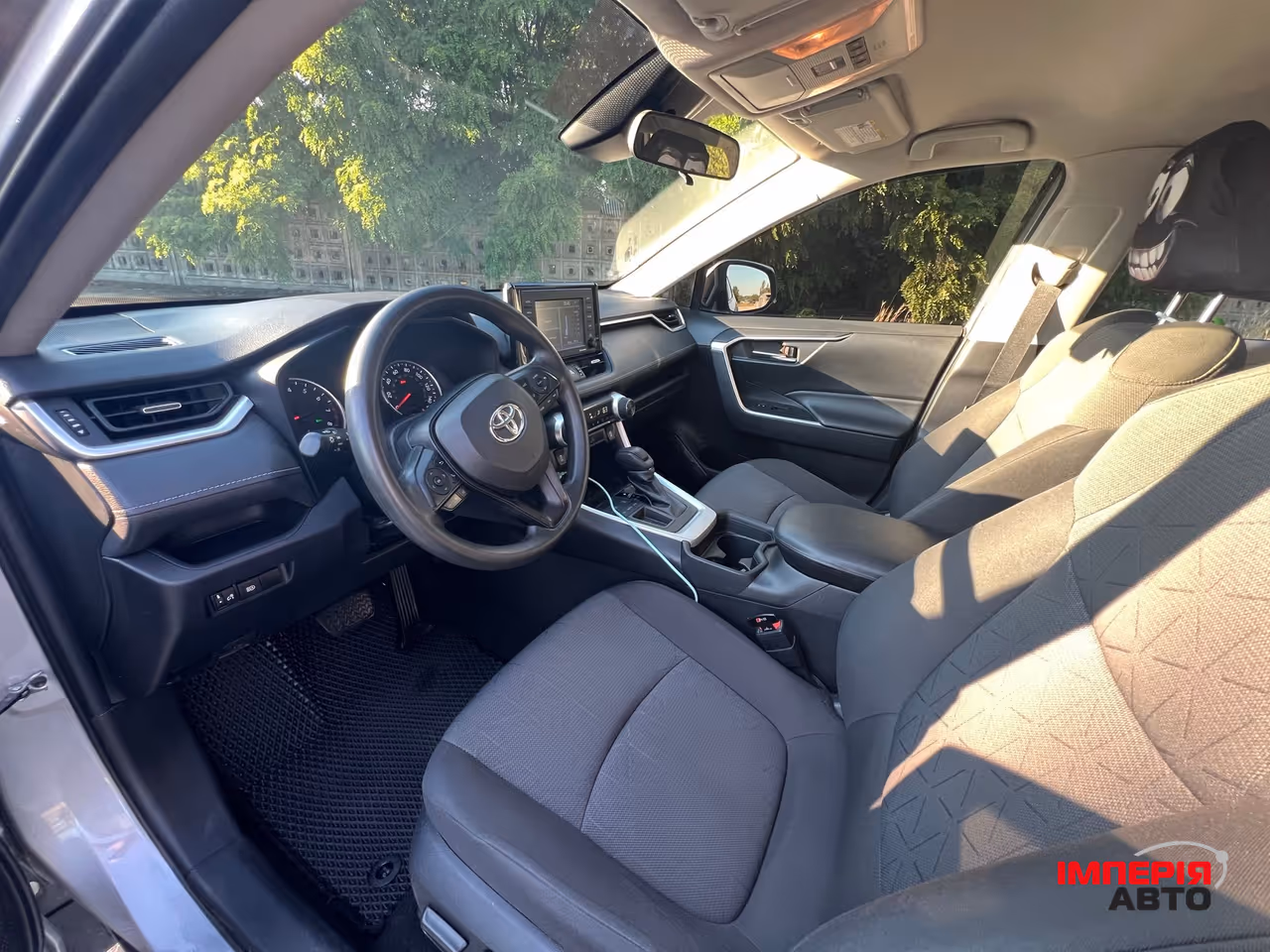 Toyota RAV4 - фото 9