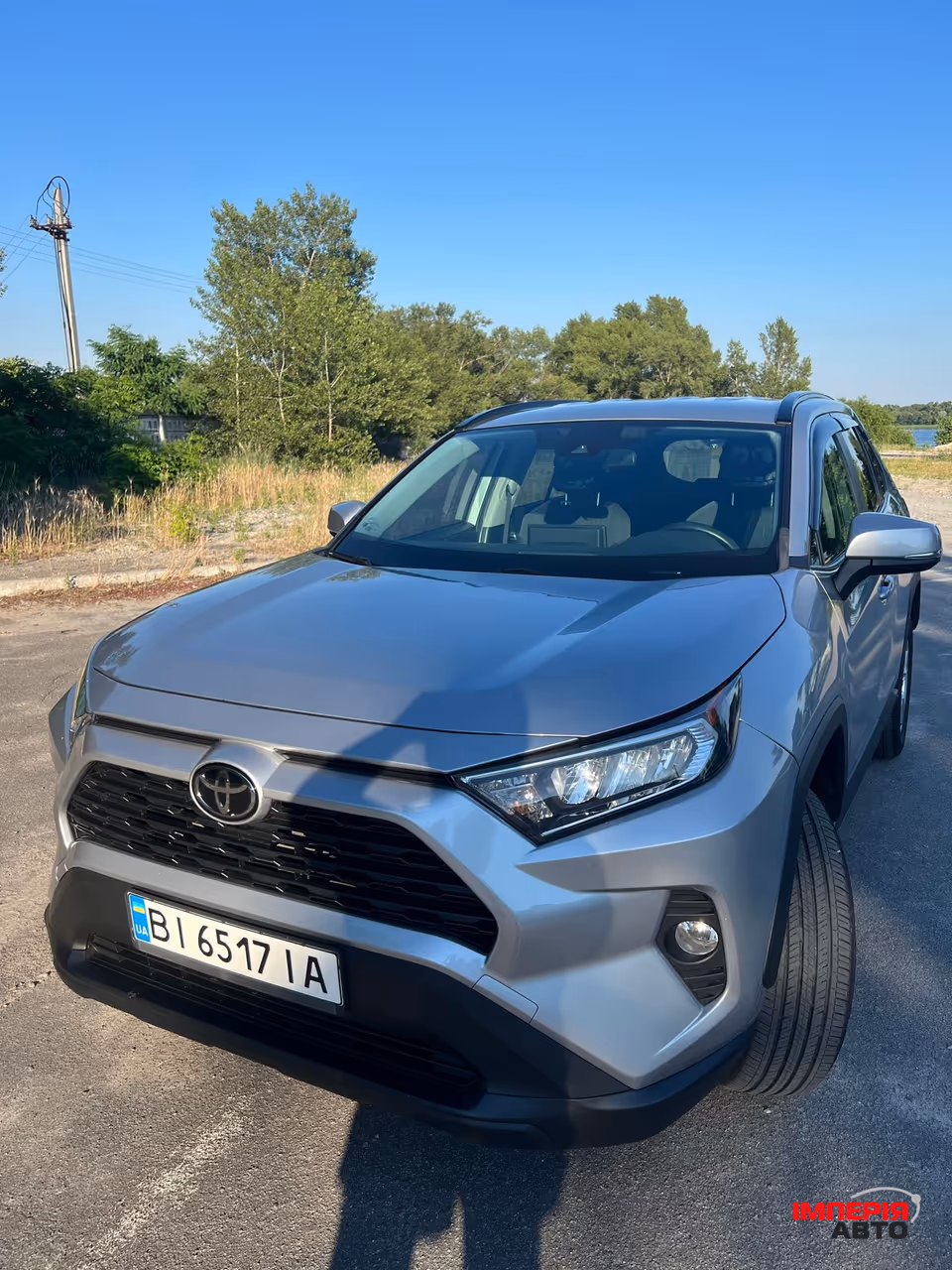 Toyota RAV4 - фото 1