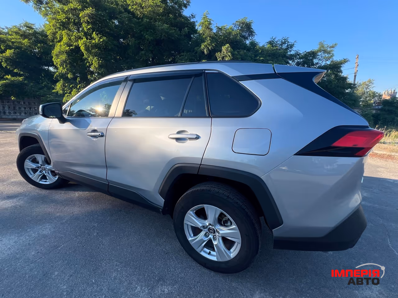 Toyota RAV4 - фото 5