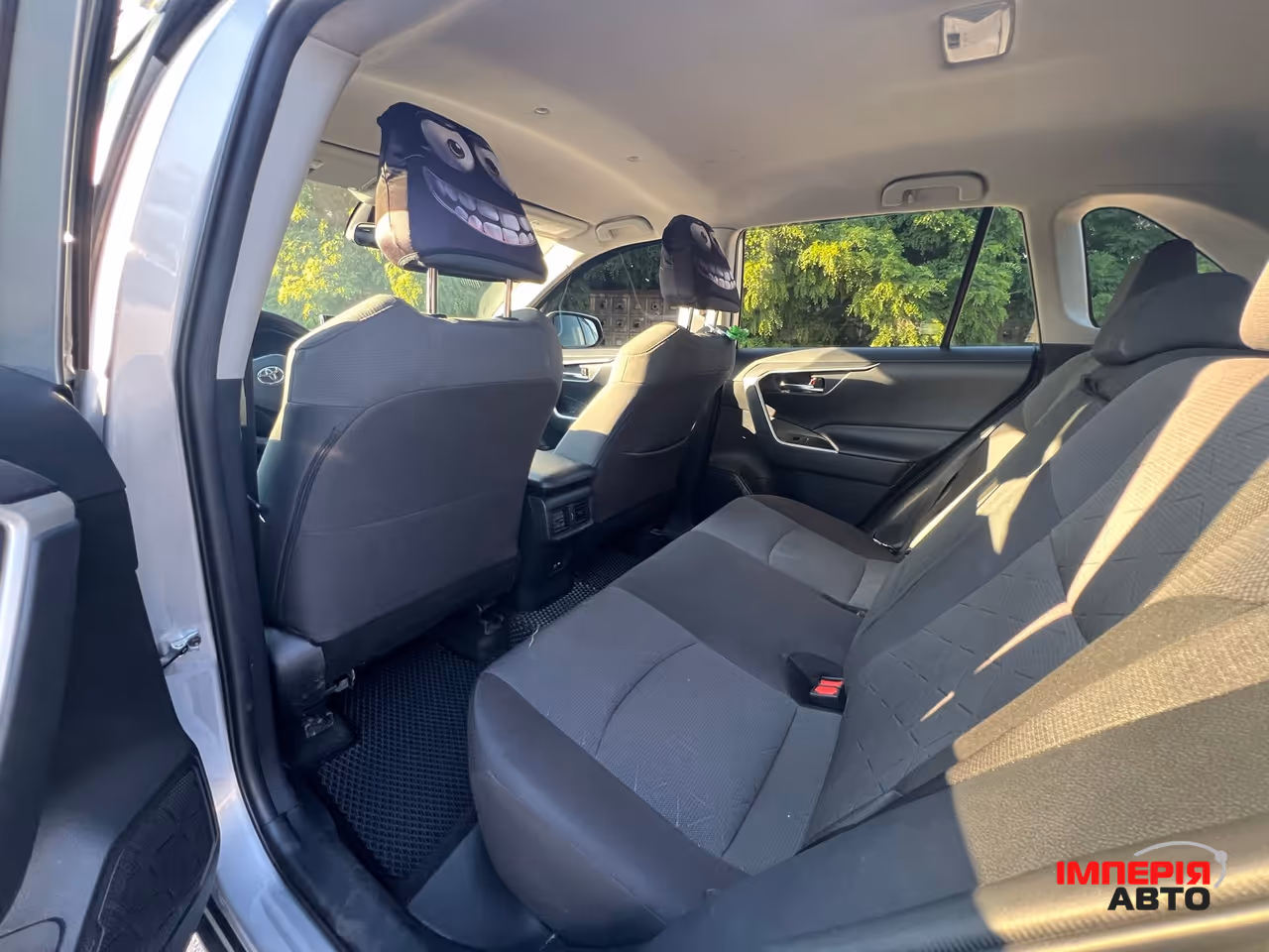 Toyota RAV4 - фото 10