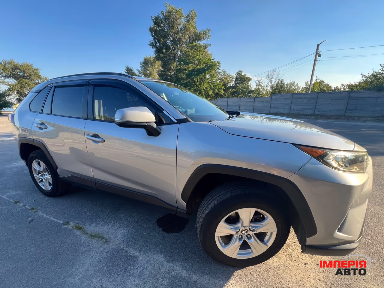 Toyota RAV4 - фото 8