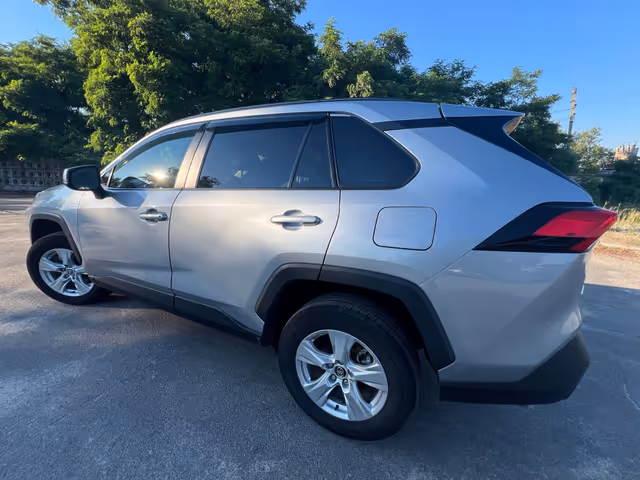 Toyota RAV4 - фото 5