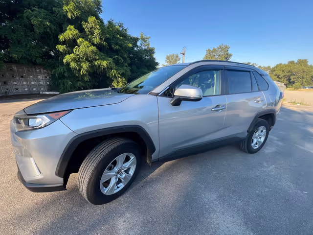 Toyota RAV4 - фото 3