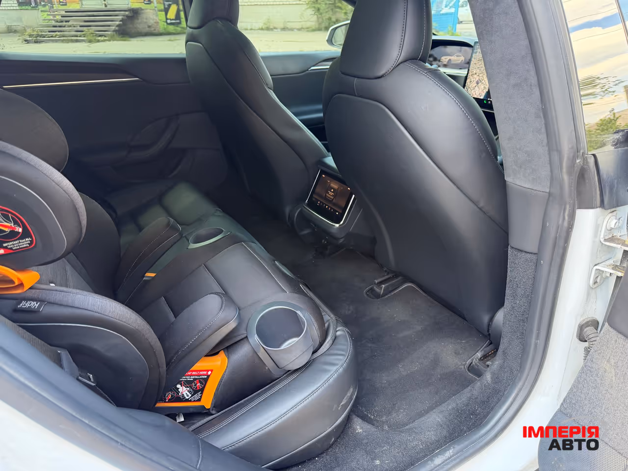 Tesla Model S - фото 11