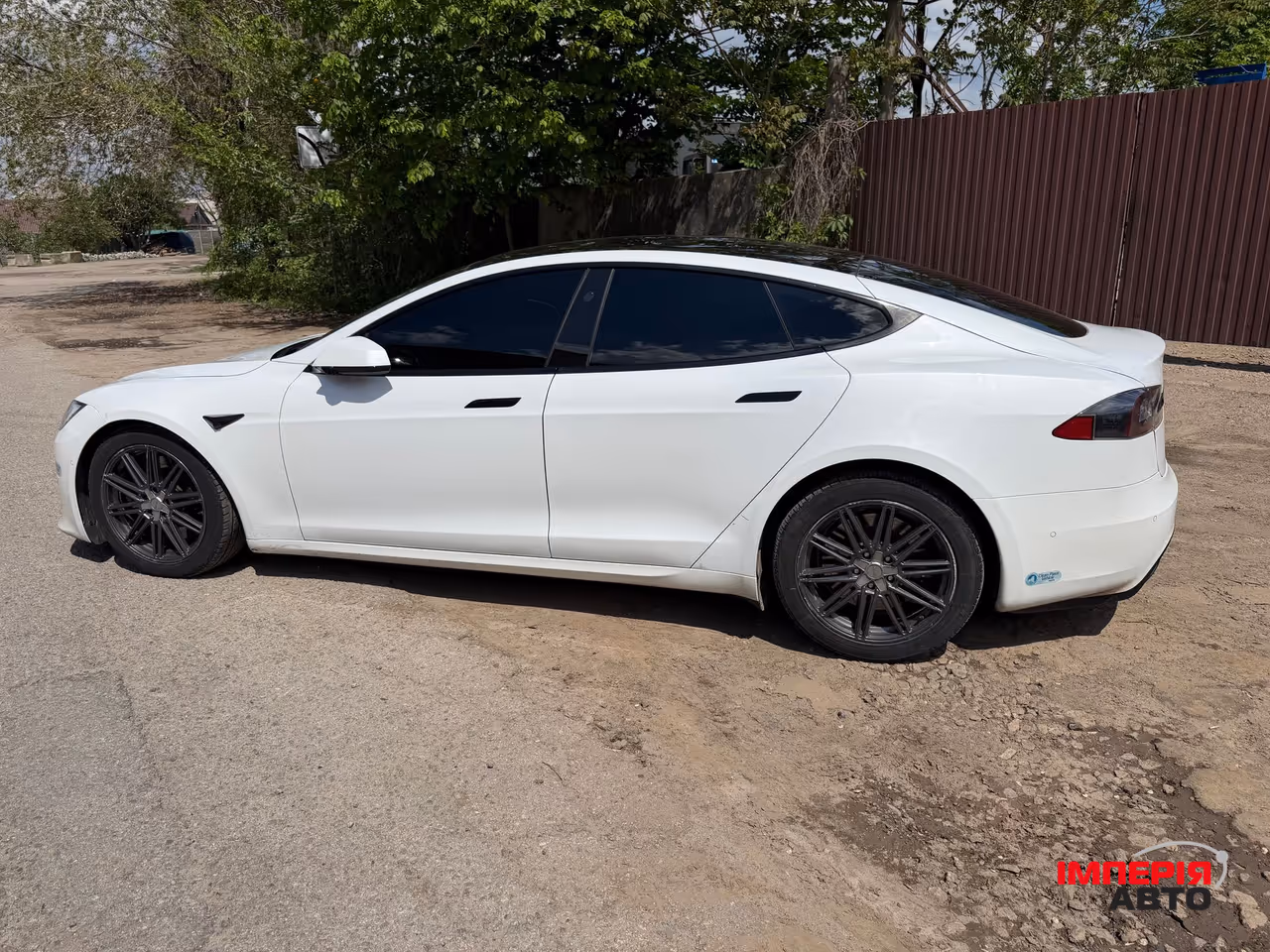 Tesla Model S - фото 8