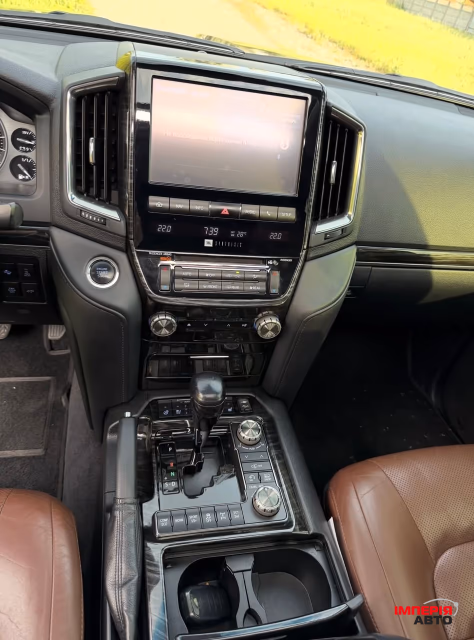 Toyota Land Cruiser - фото 13