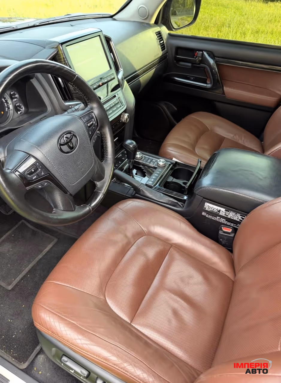 Toyota Land Cruiser - фото 8
