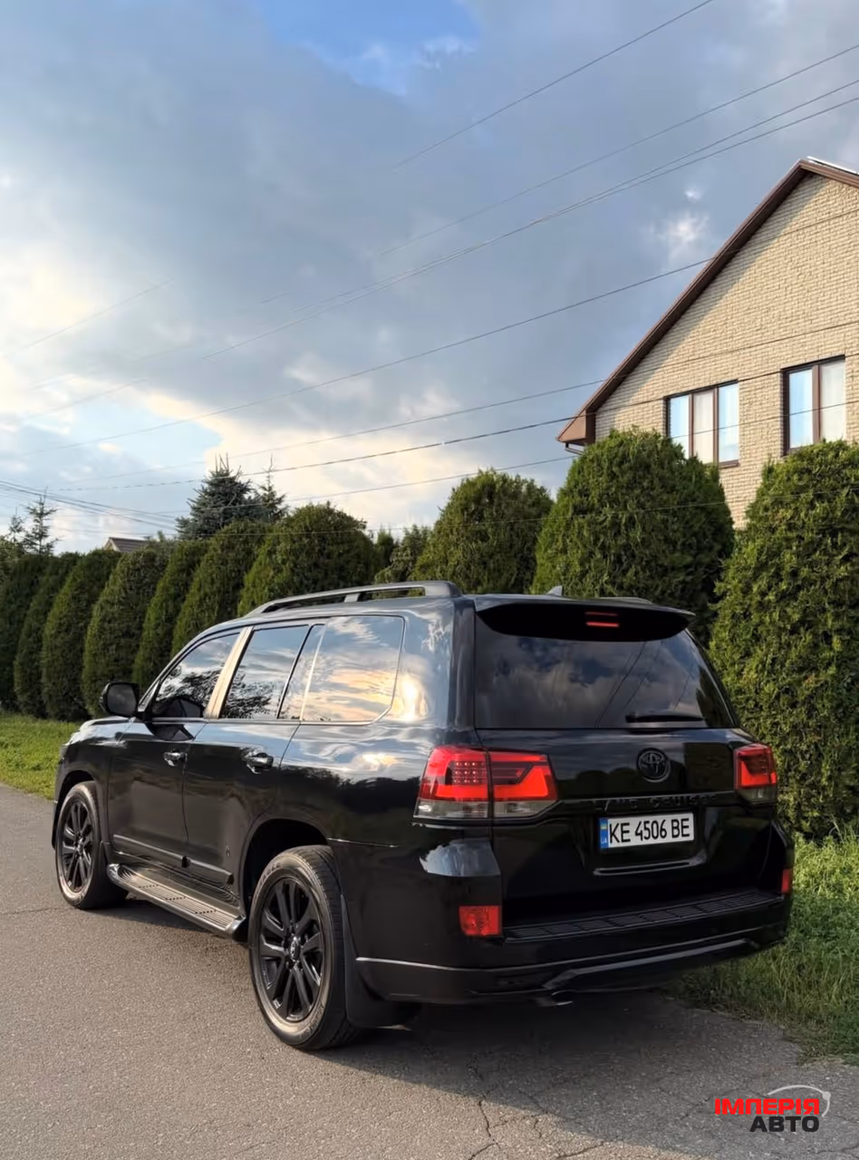 Toyota Land Cruiser - фото 7