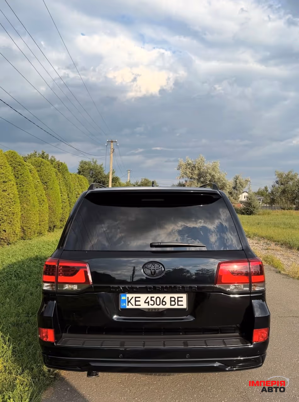Toyota Land Cruiser - фото 6