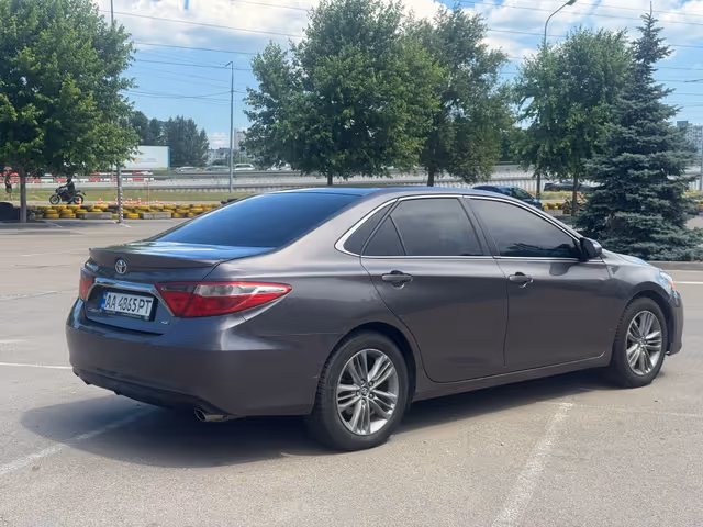 Toyota Camry - фото 5