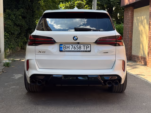BMW X5 - фото 1