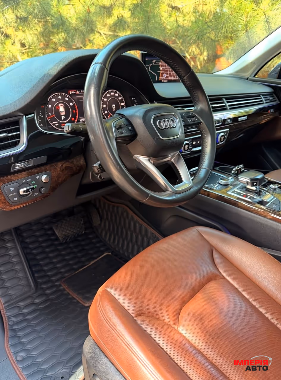 Audi Q7 - фото 9