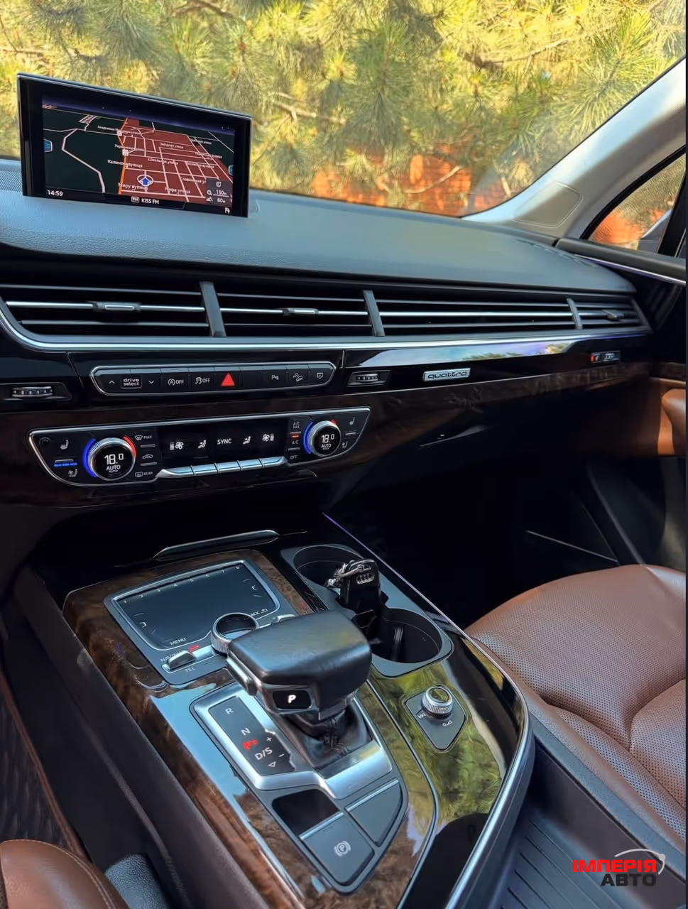 Audi Q7 - фото 14