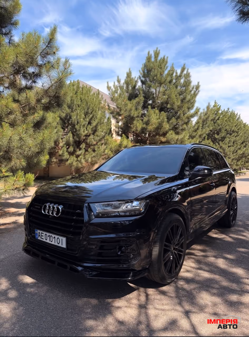 Audi Q7 - фото 1