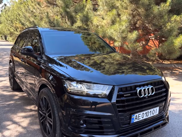 Audi Q7 - фото 4