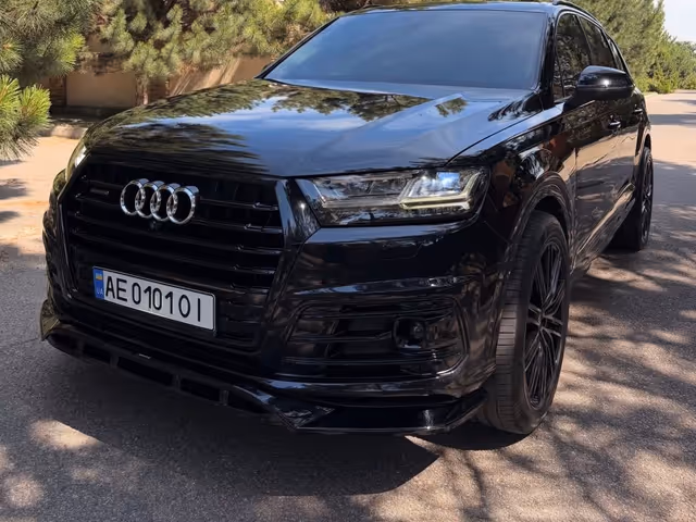 Audi Q7 - фото 2