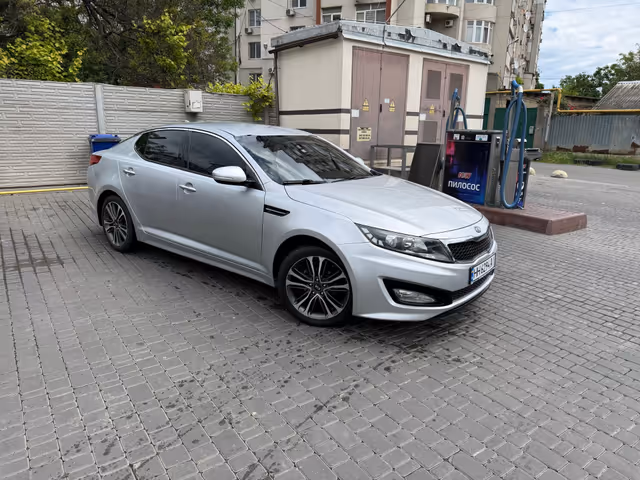 Kia K5 - фото 1