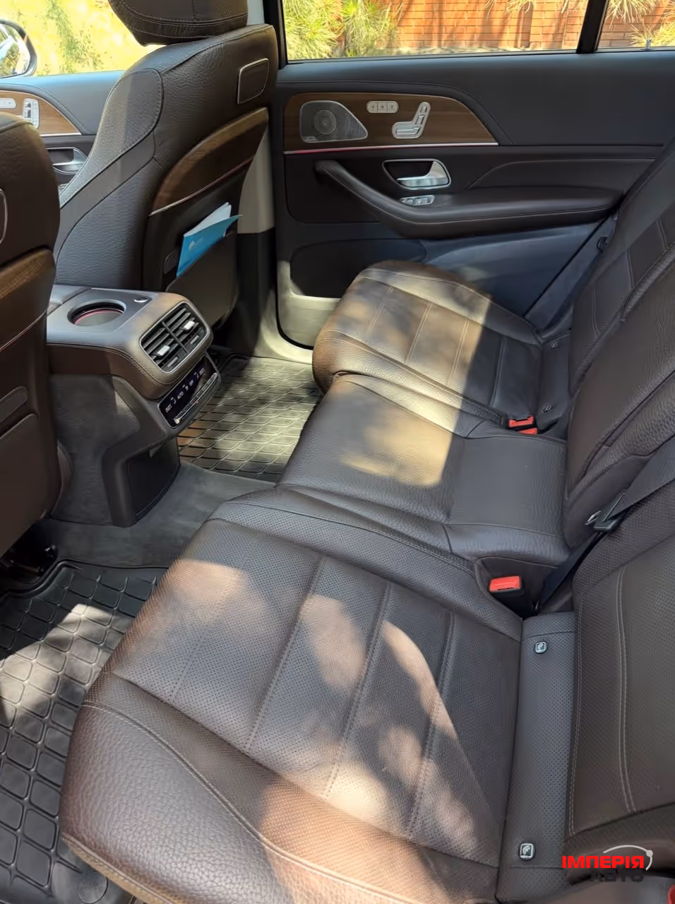 Mercedes-Benz GLS - фото 13