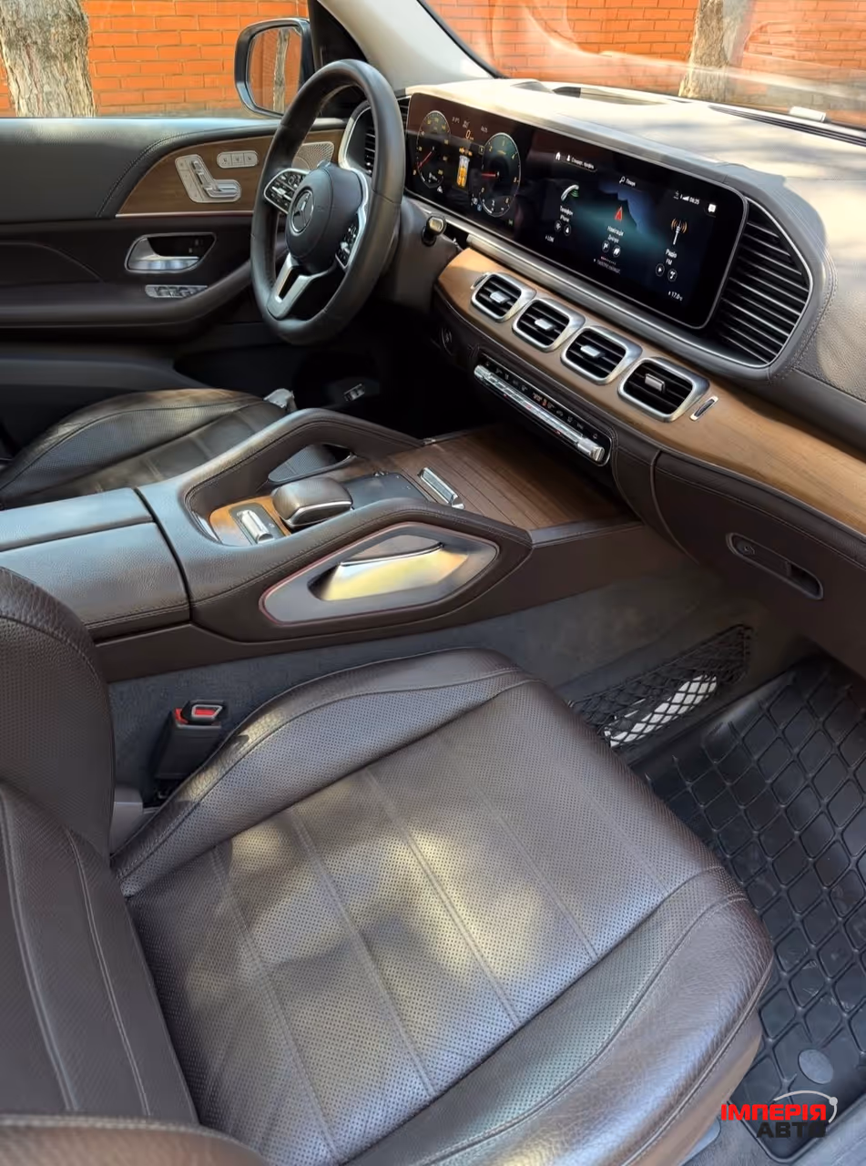 Mercedes-Benz GLS - фото 12