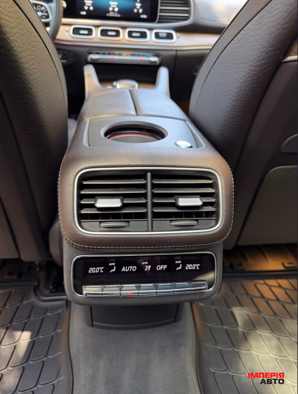 Mercedes-Benz GLS - фото 15