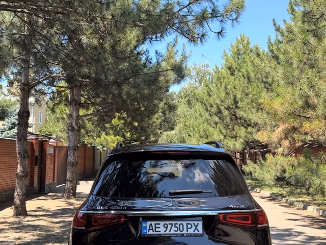 Mercedes-Benz GLS - фото 5
