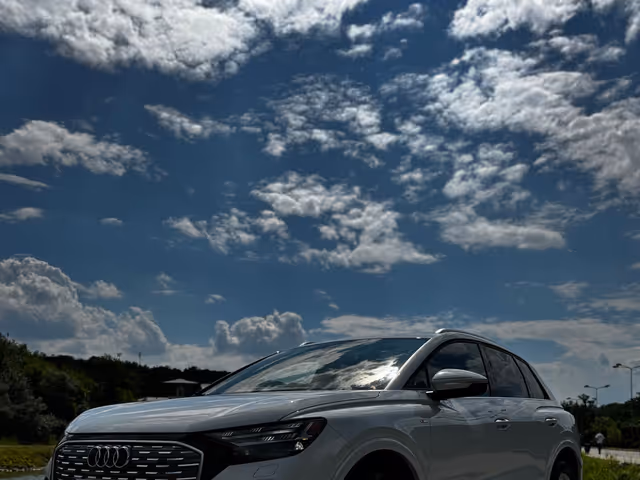 Audi Q4 e-tron - фото 3
