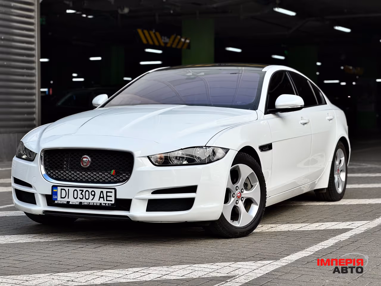 Jaguar XE - фото 2