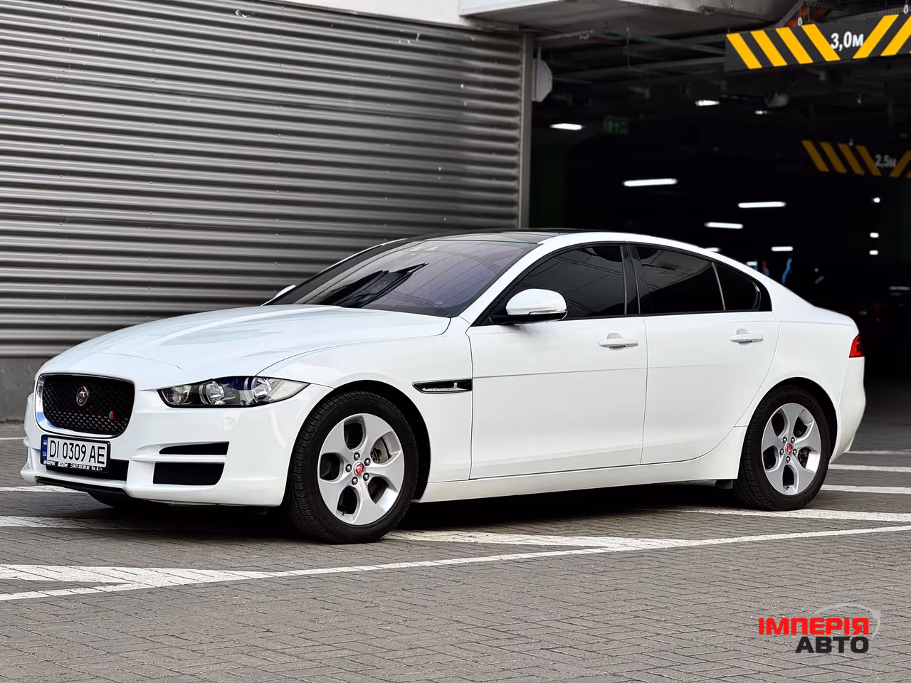 Jaguar XE - фото 16