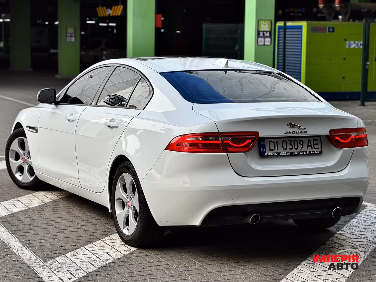 Jaguar XE - фото 35