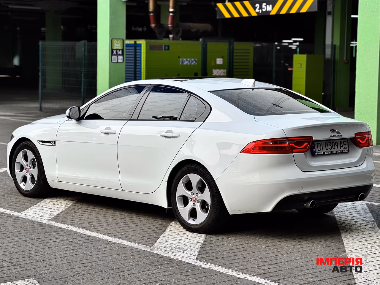 Jaguar XE - фото 15