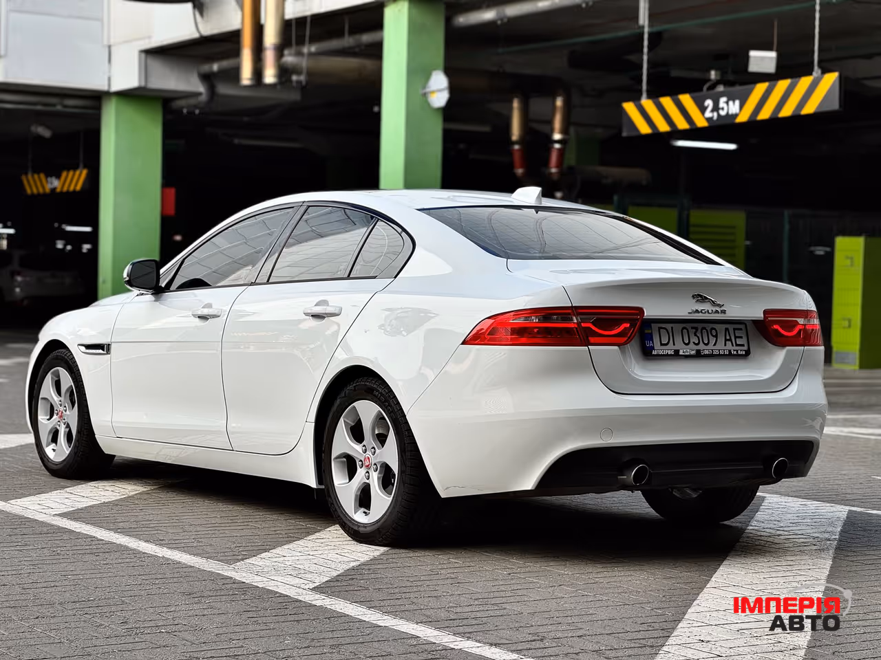 Jaguar XE - фото 19