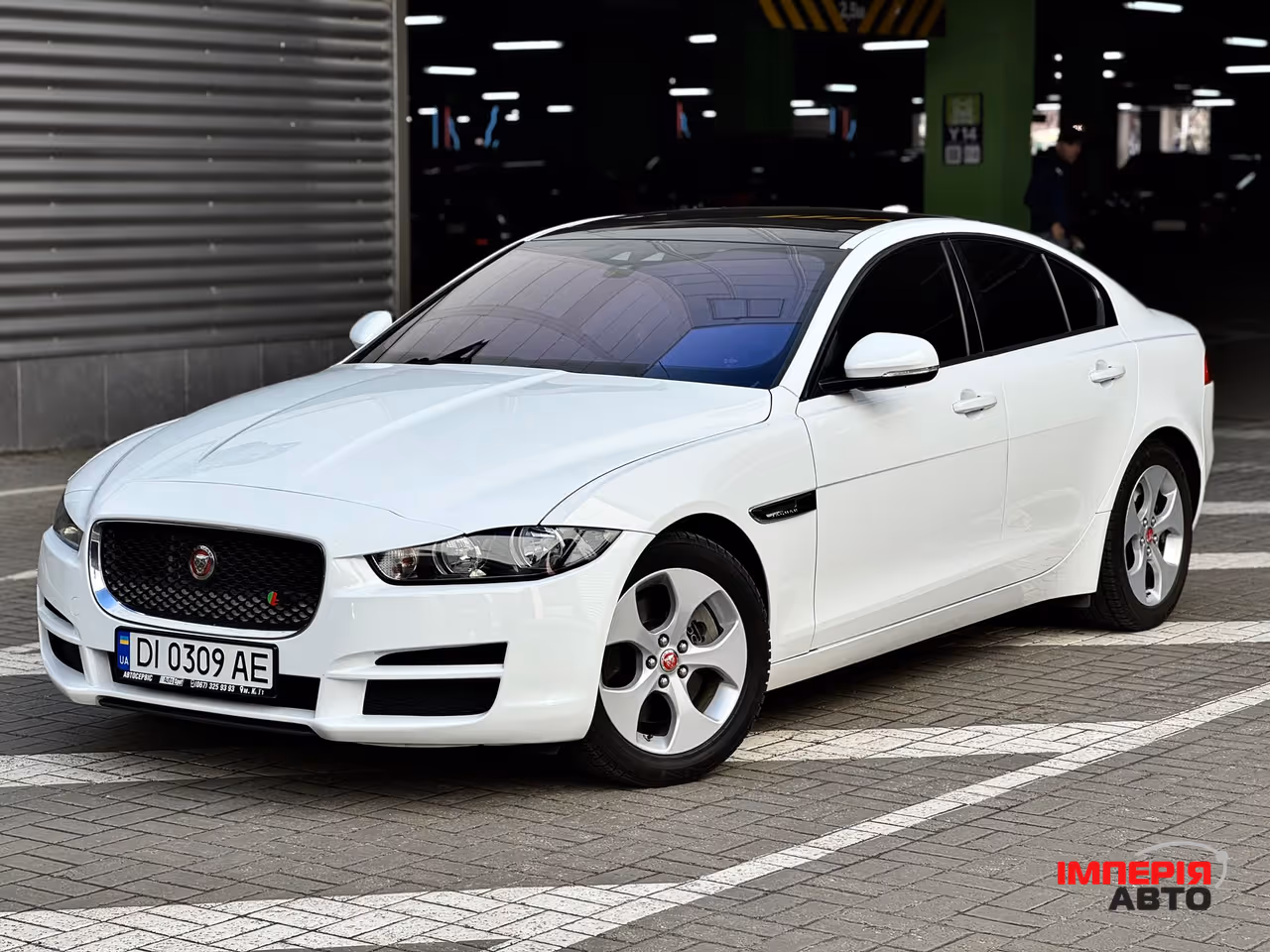 Jaguar XE - фото 22