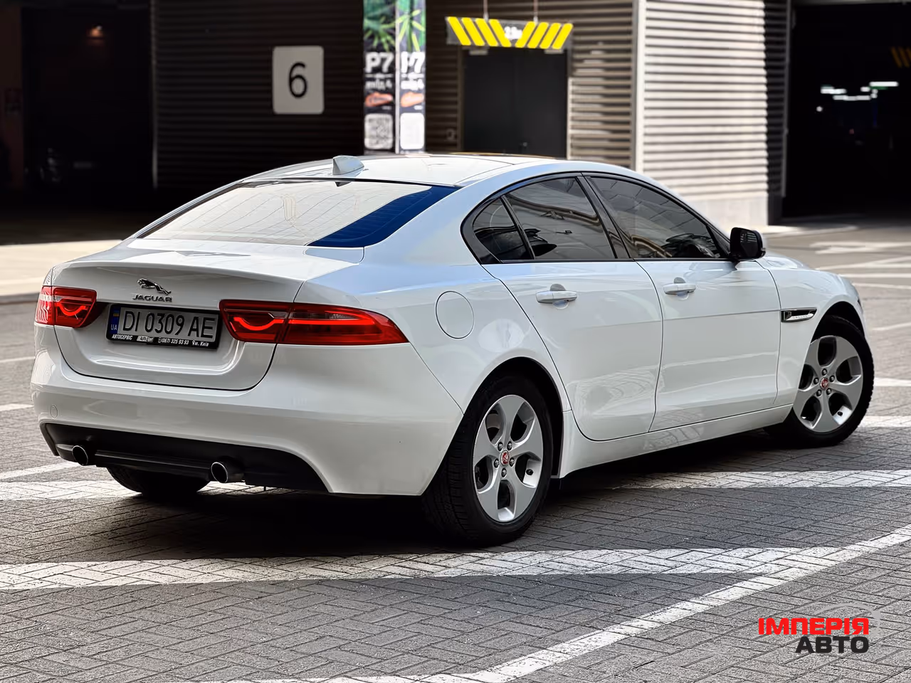 Jaguar XE - фото 29