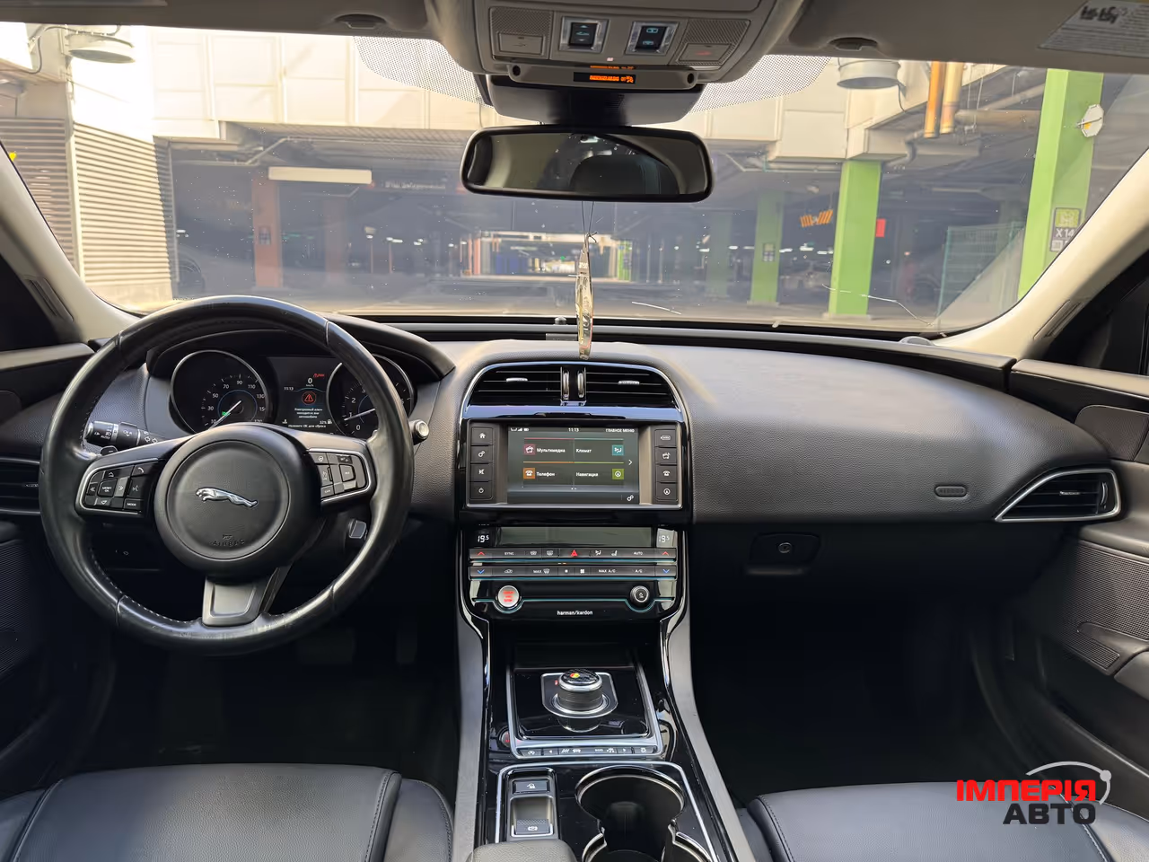 Jaguar XE - фото 6