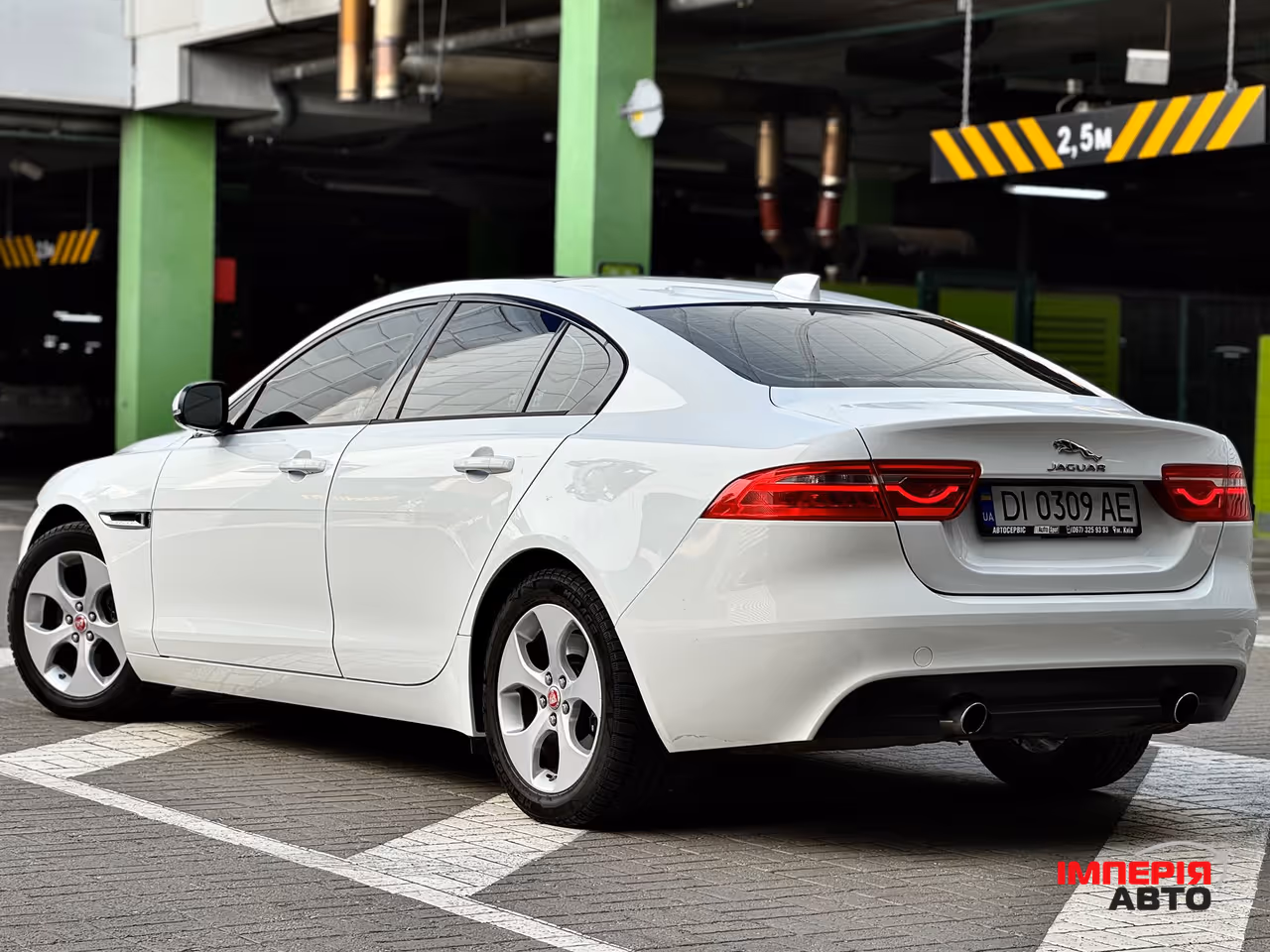 Jaguar XE - фото 4