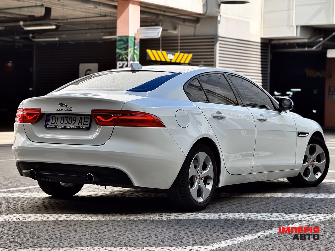 Jaguar XE - фото 3