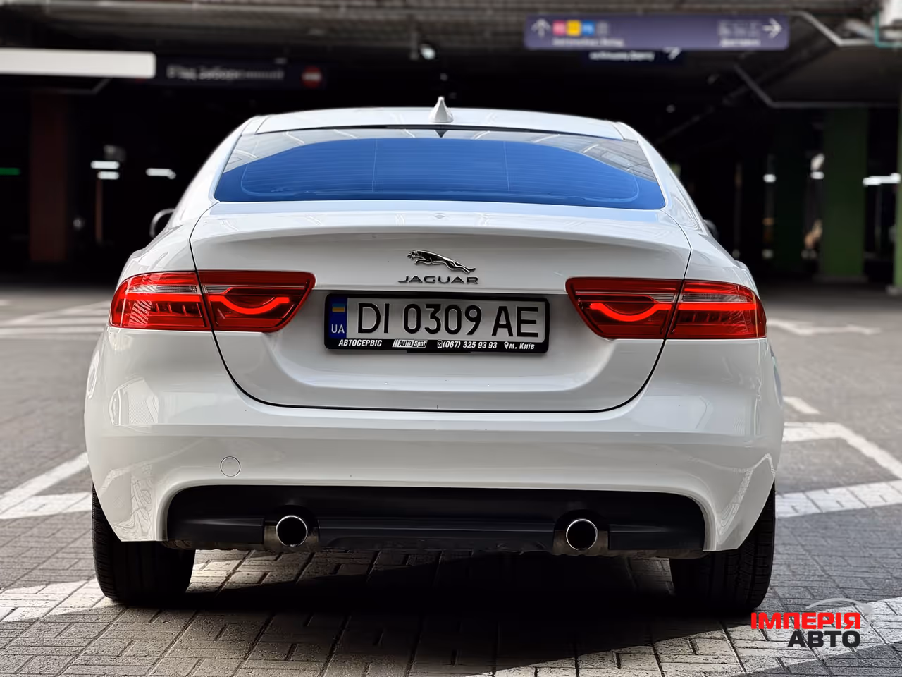 Jaguar XE - фото 21