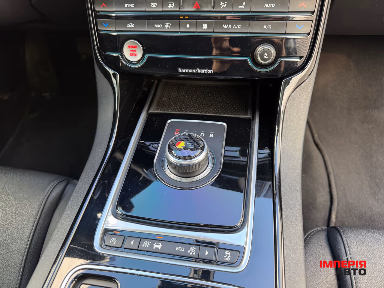 Jaguar XE - фото 58