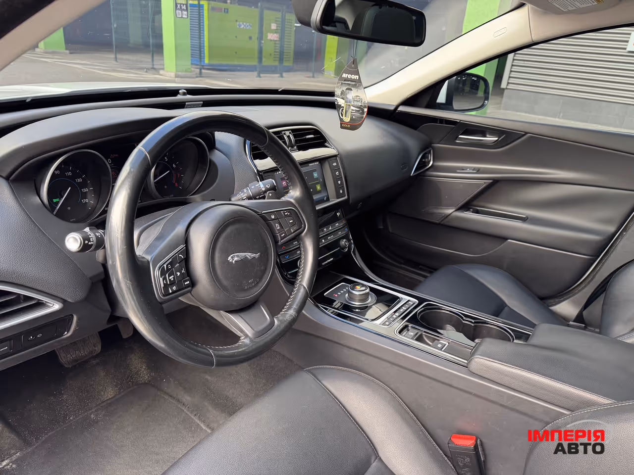 Jaguar XE - фото 38