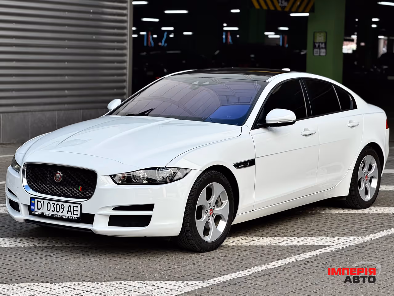 Jaguar XE - фото 12