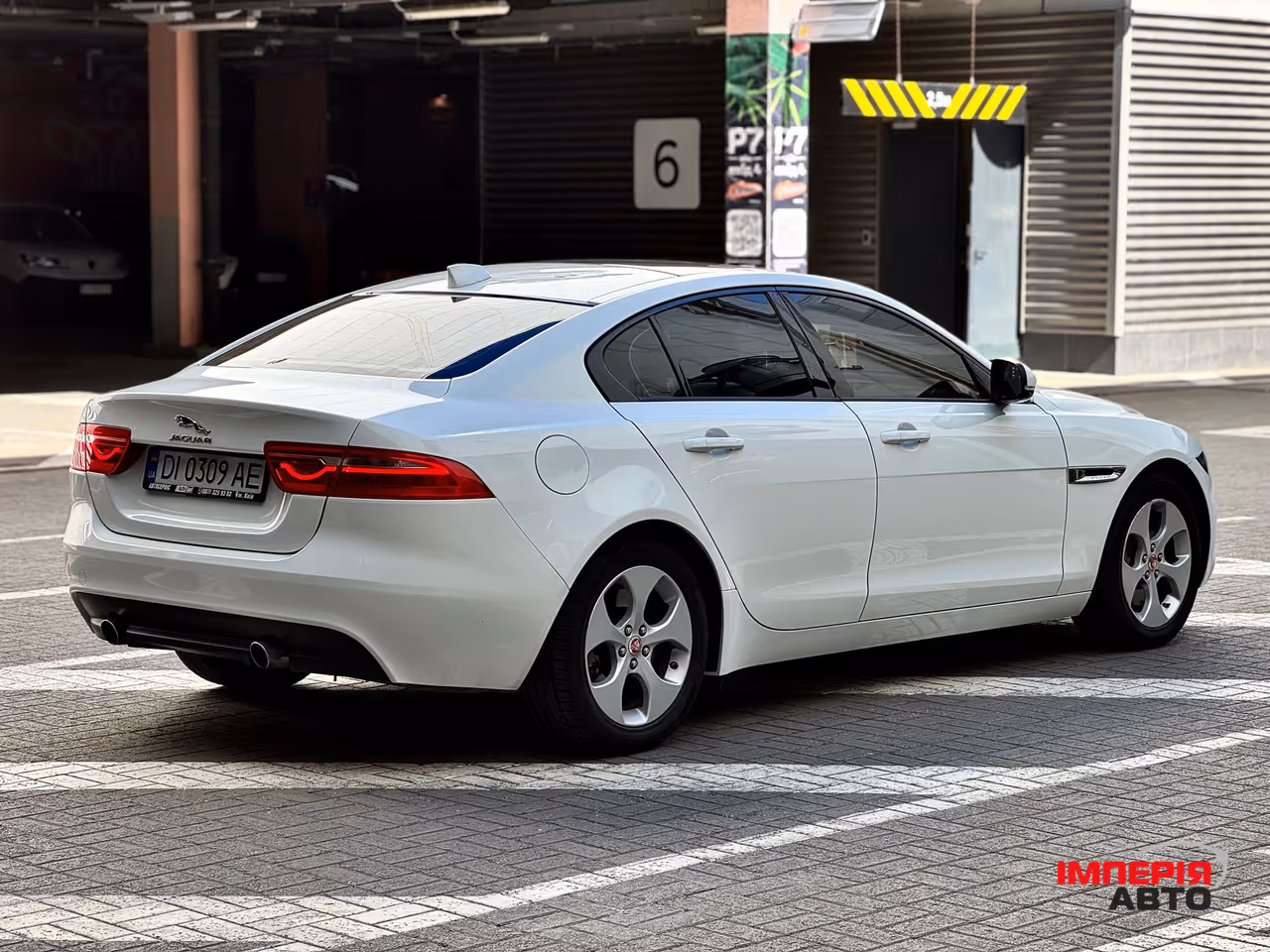 Jaguar XE - фото 20