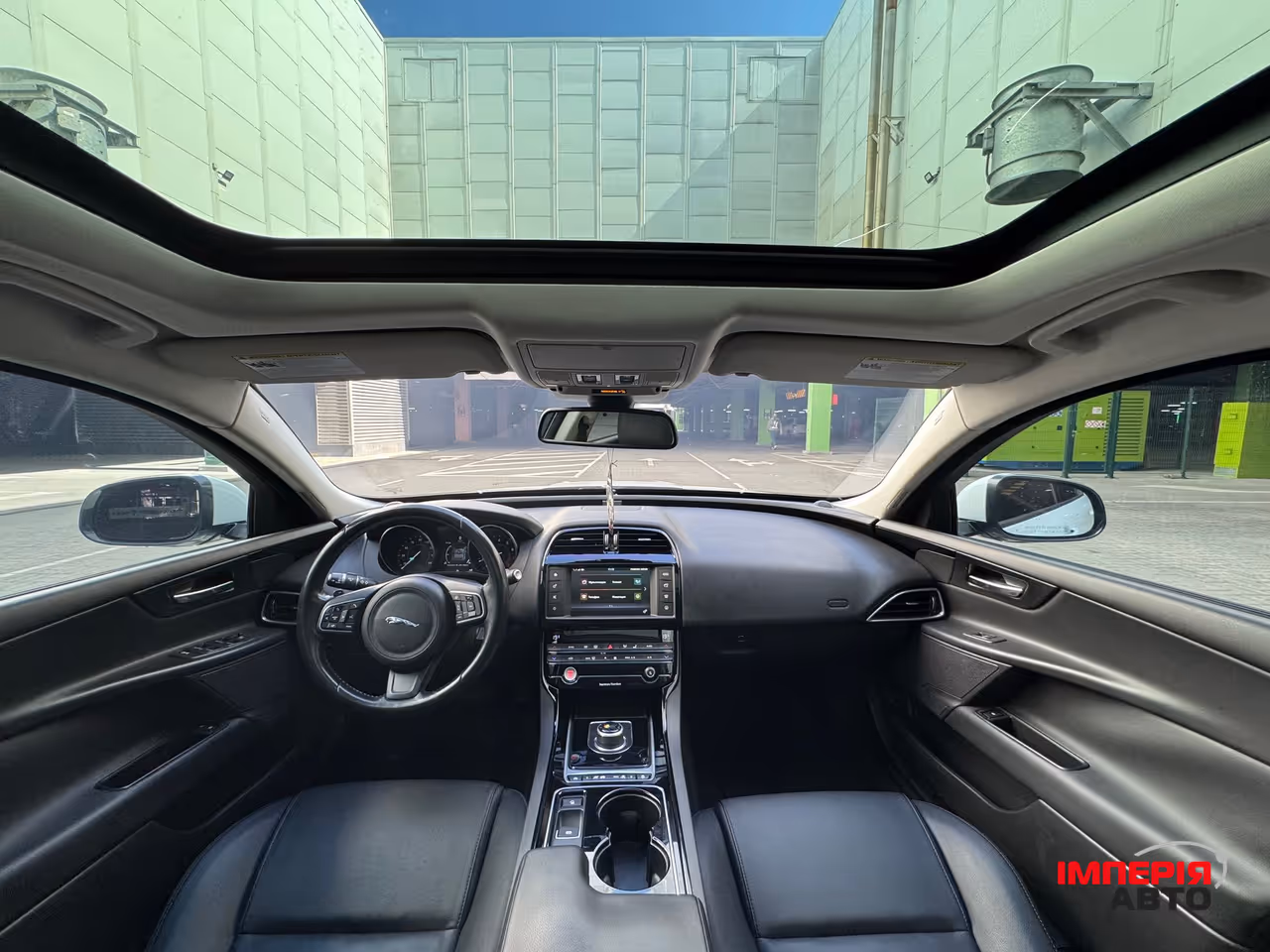 Jaguar XE - фото 50