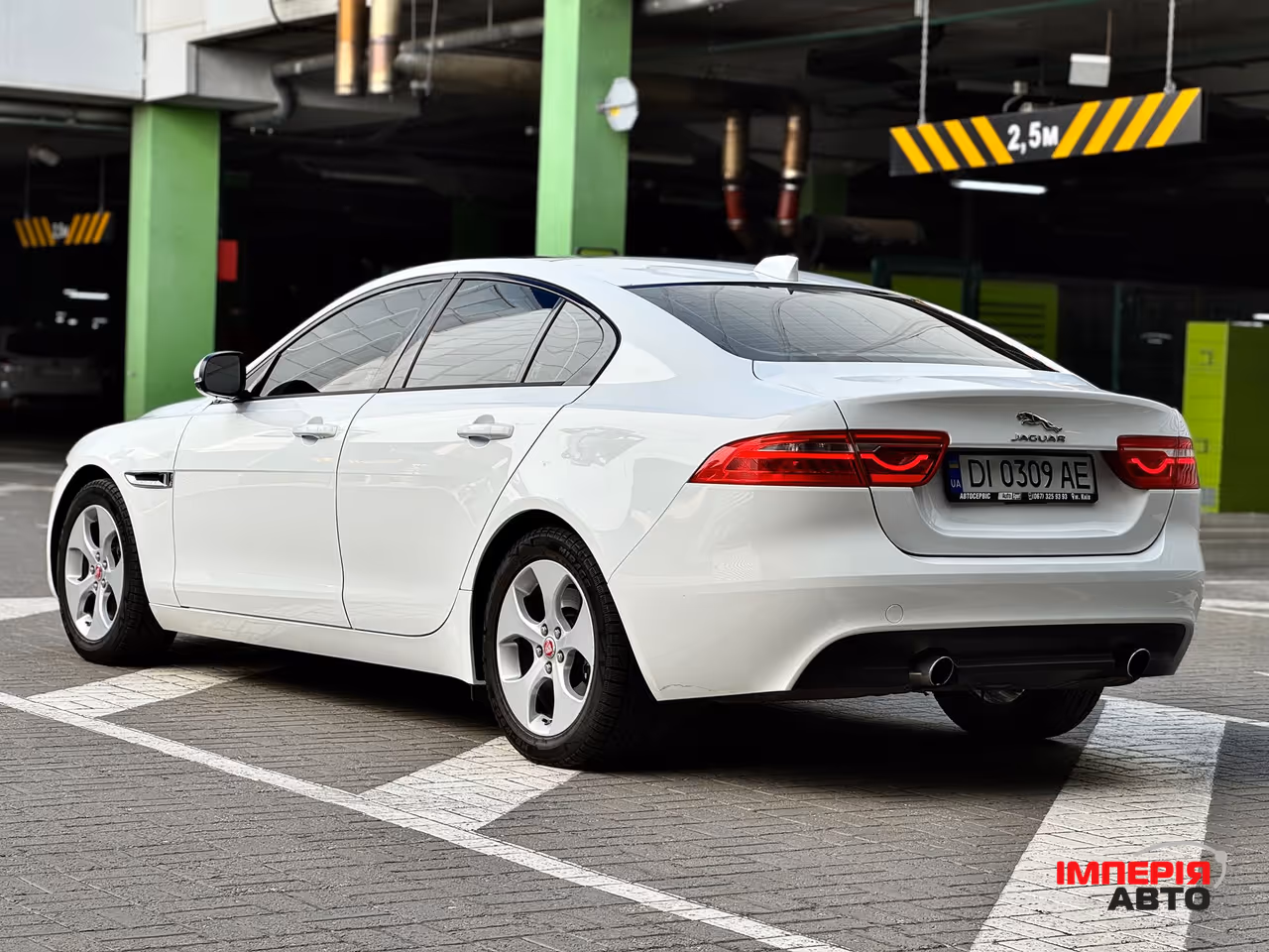Jaguar XE - фото 14